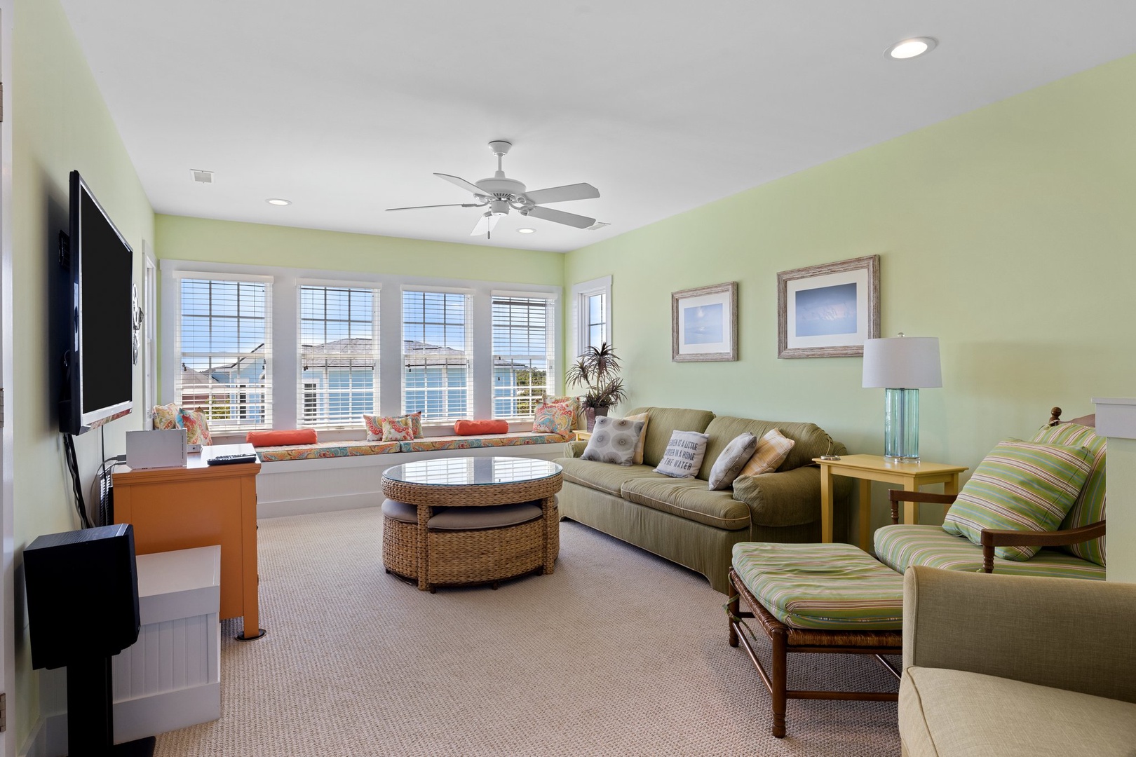 4th Floor TV Room