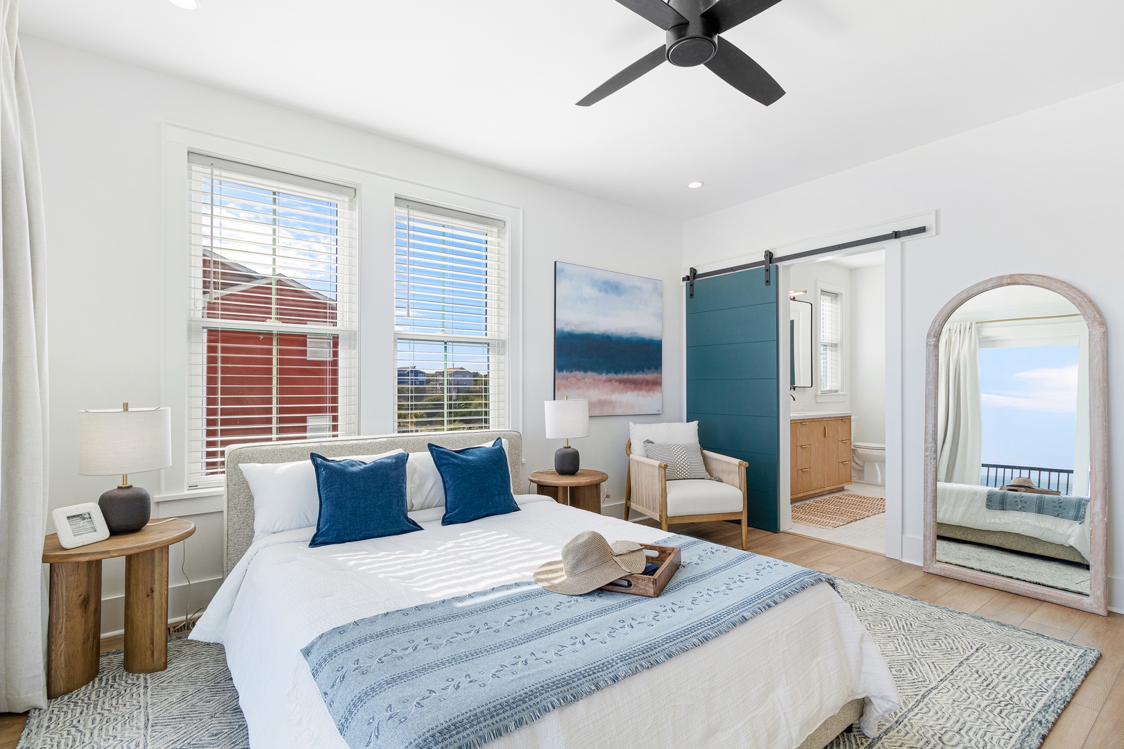 Sea Spray West | Queen Bedroom
