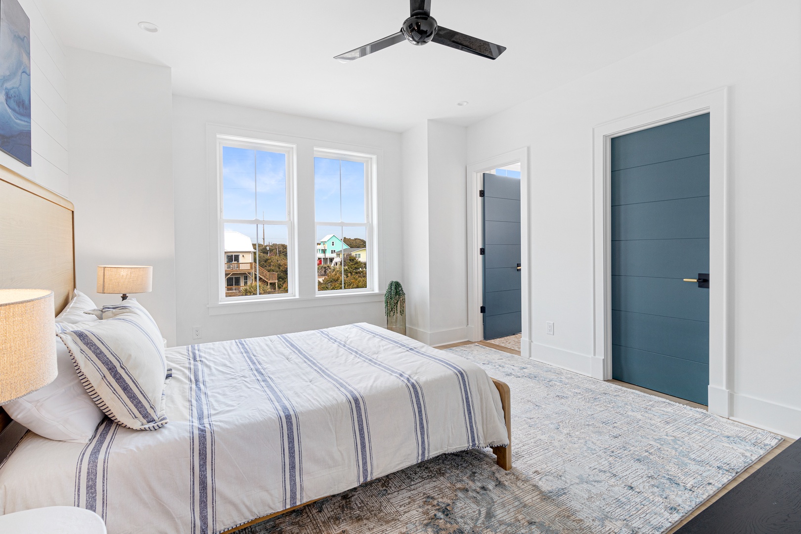 Sea Spray East | Queen Bedroom