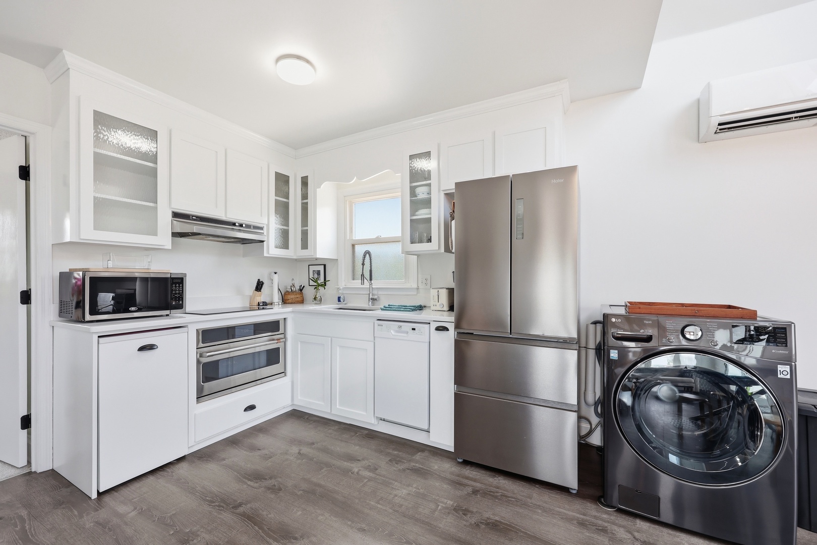 Dolphin Reach Up | Kitchen