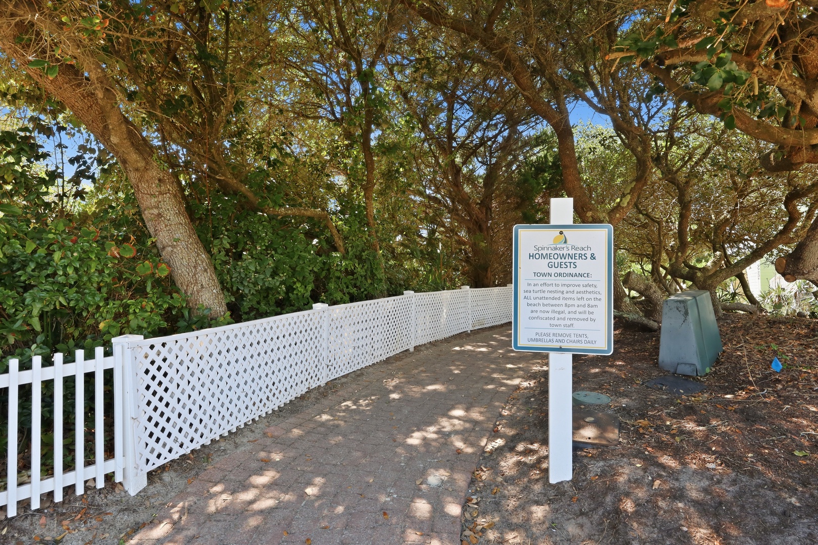 Spinnaker's Reach Beach Path