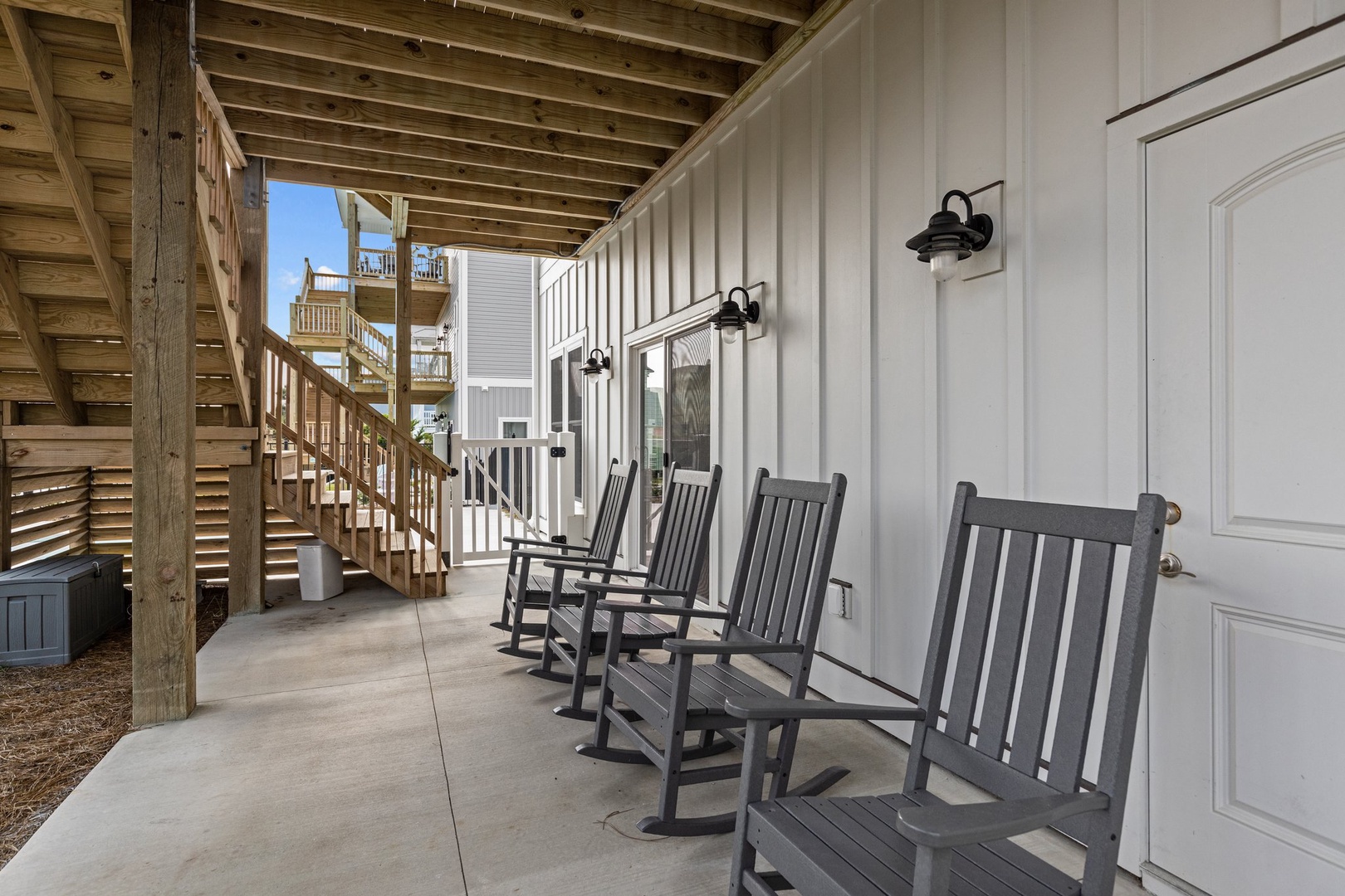 Waverlie's Watch | Seating