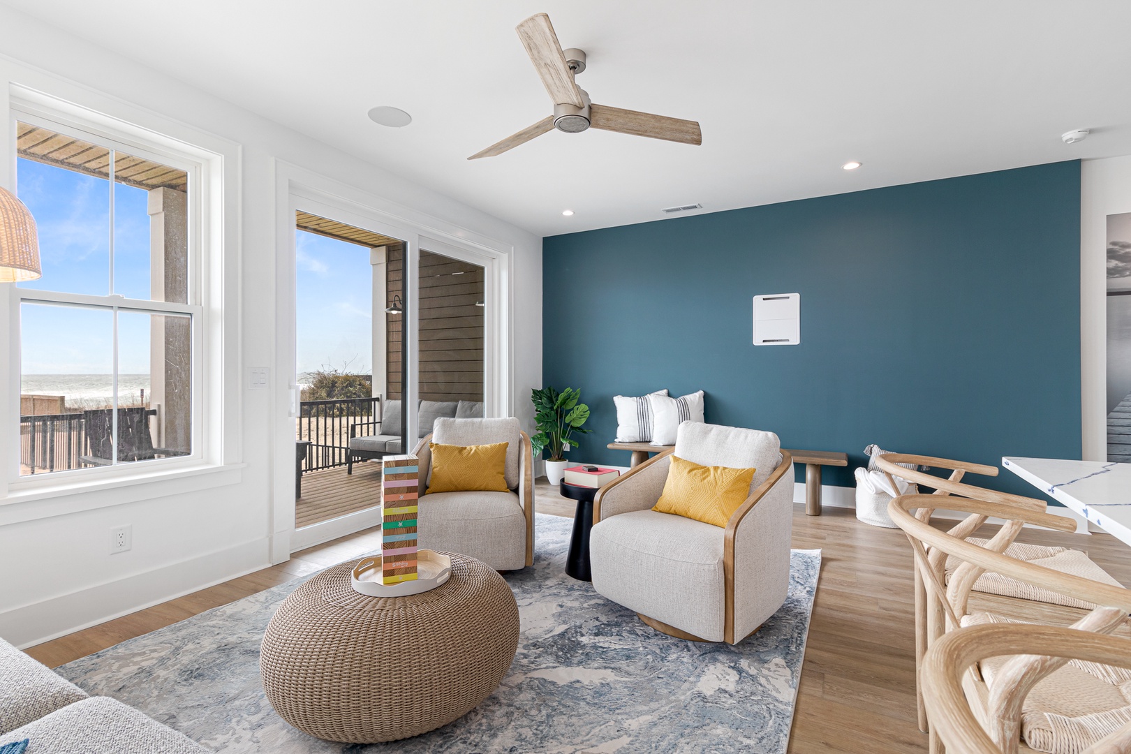 Sea Spray East | Lounge