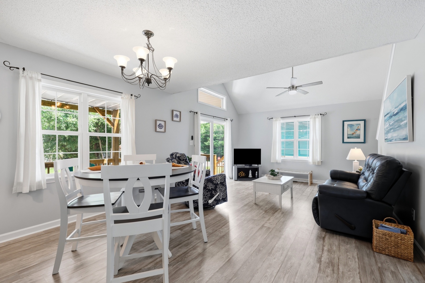 Ospreys Nest | Second Floor Living Area