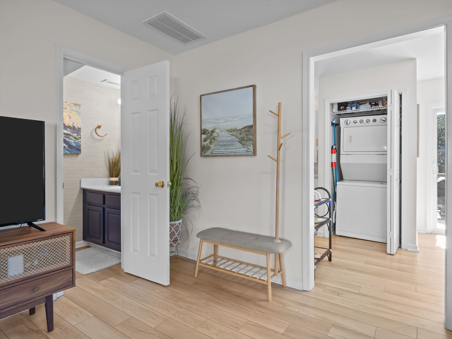 !/2 Bath and Laundry Room