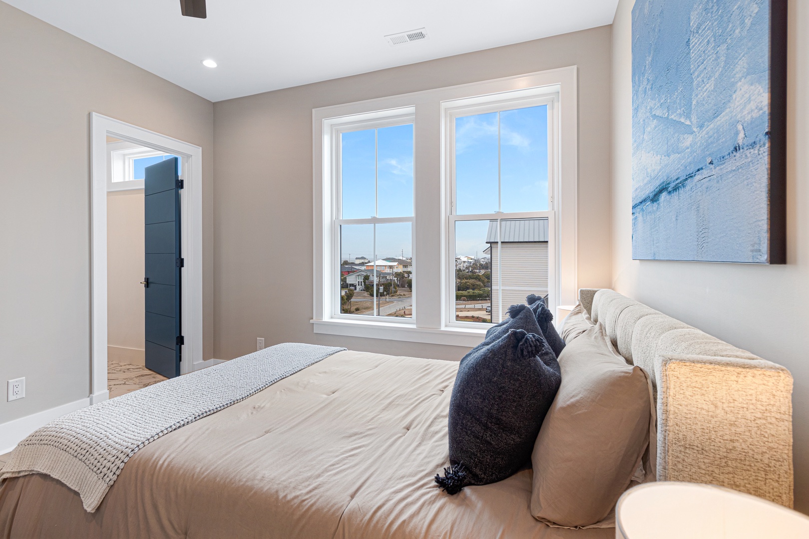 Sea Spray East | Queen Bedroom
