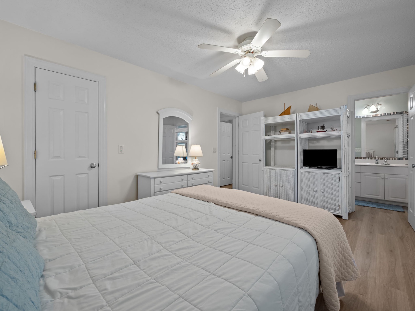 Top Floor Queen Room