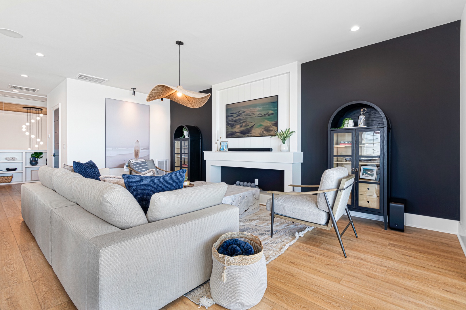 Sea Spray West | Spacious Living Room