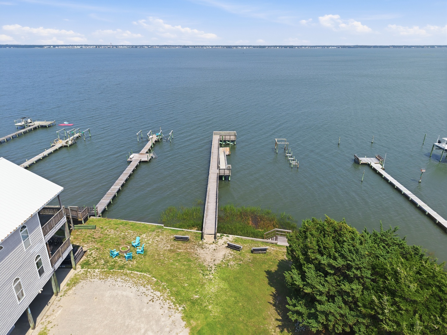 Emerality | Public Pier