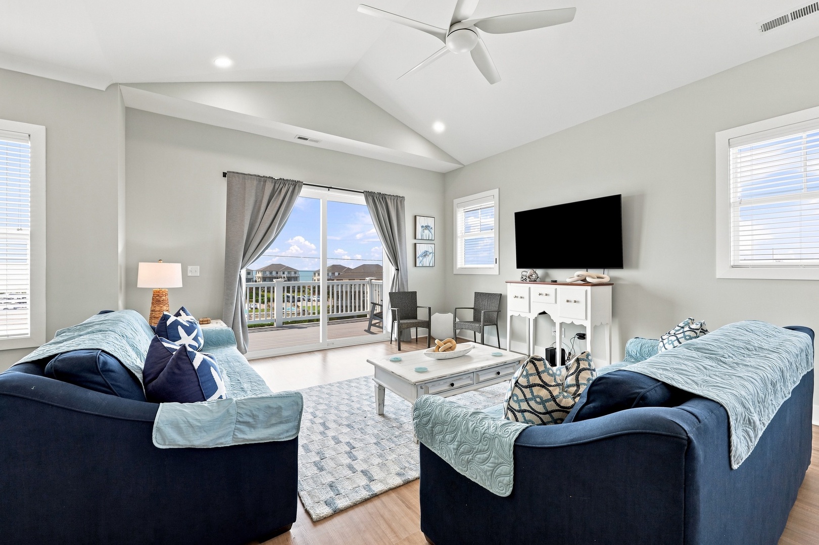 Emerality | Top Level Living Area