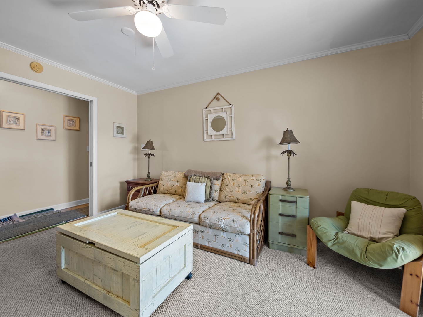 Flex Space With a Pull out Couch