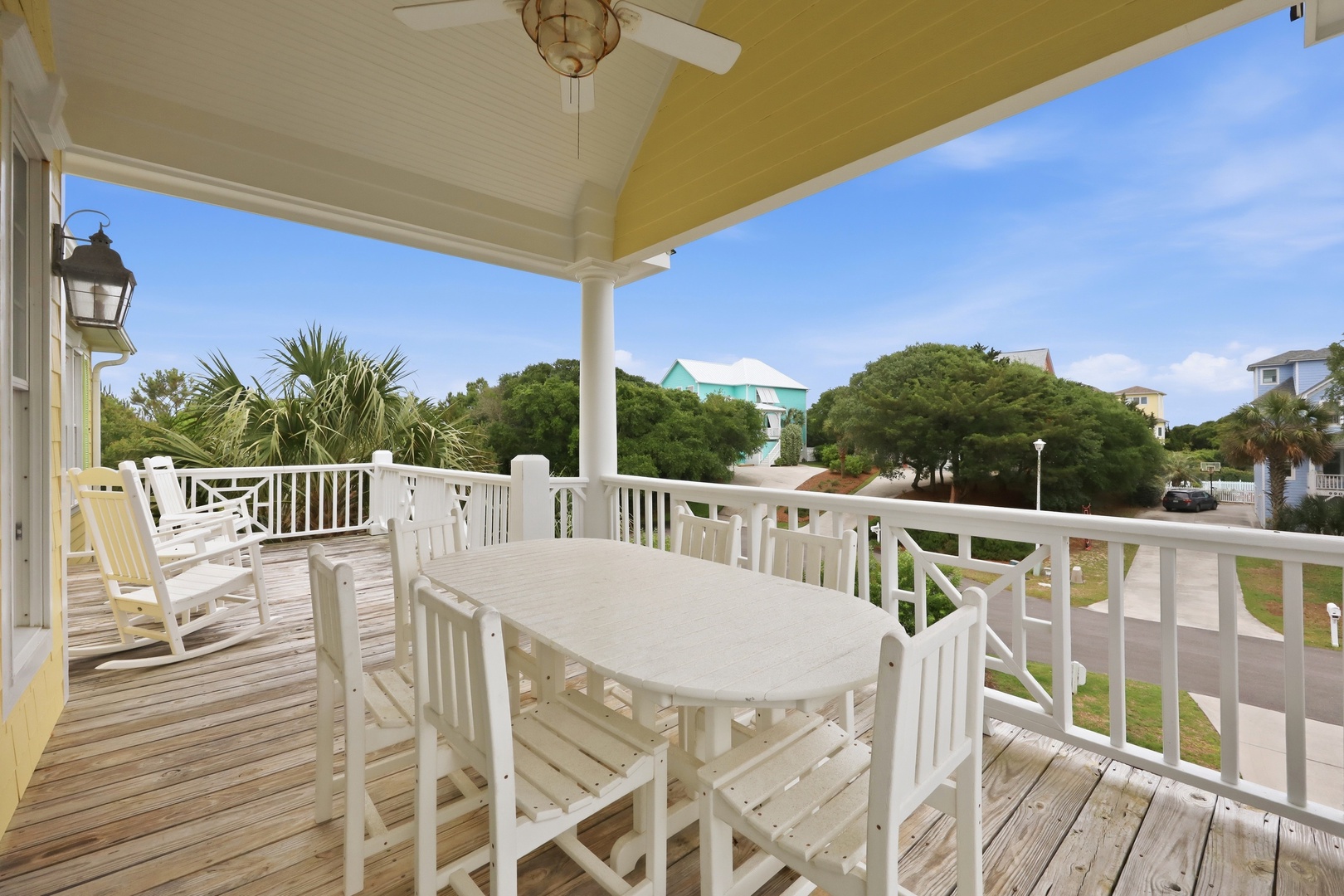 3rd floor deck- perfect for outdoor dining