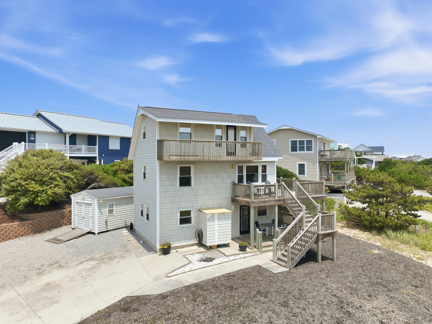 Dolphin Reach Up | Front Exterior