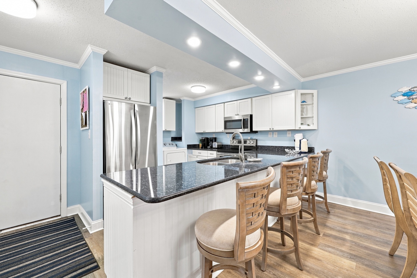 Summer Winds B-233 | Kitchen and Bar Seating