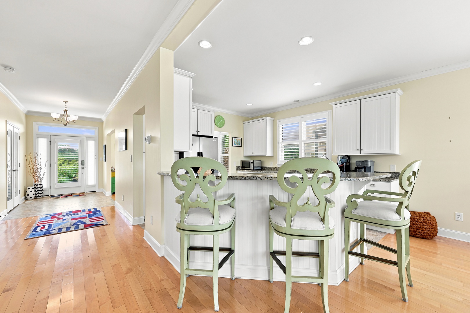 Blue Chair Stays | Kitchen and Dining Area