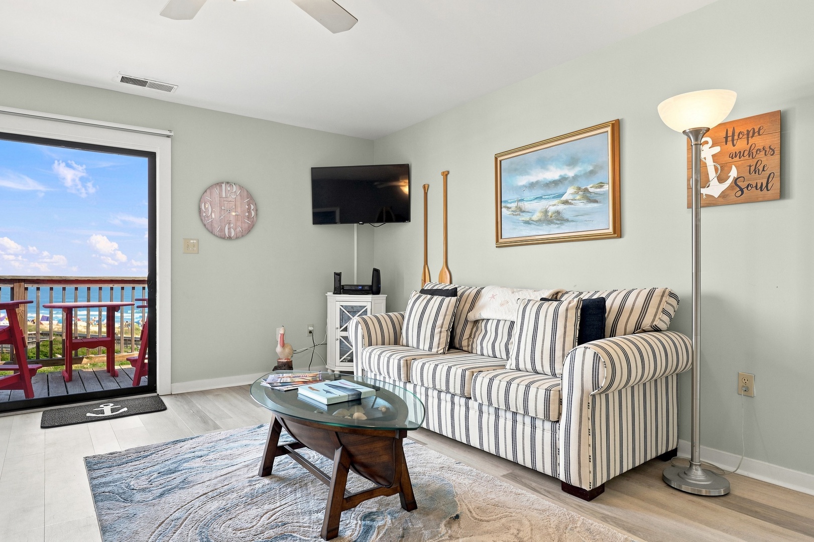 Char’s Cozy Condo | Living Area