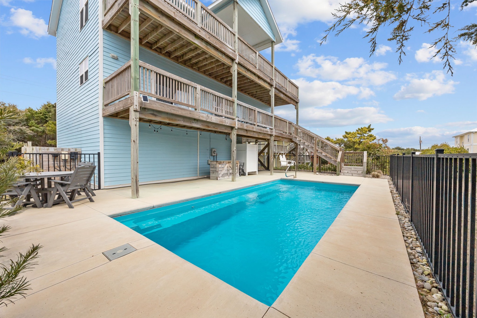 Spacious Large Private Pool