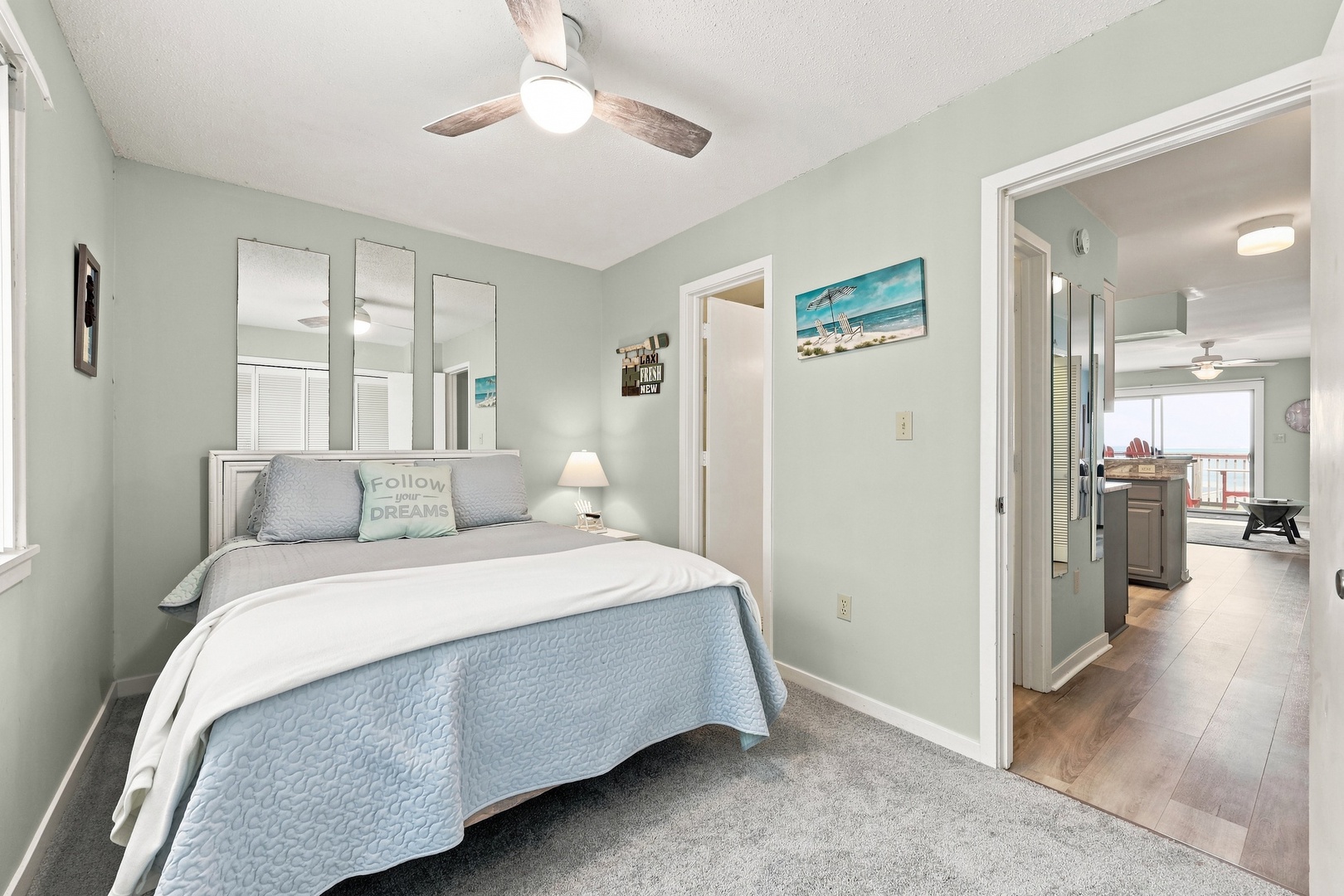 Char’s Cozy Condo | Queen Bedroom