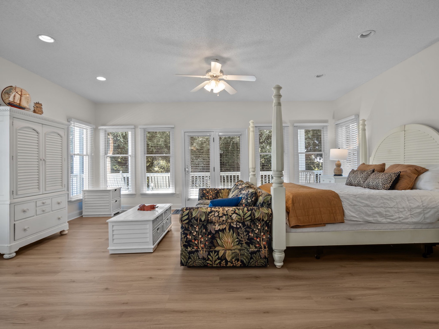 Primary King Suite (Mid-Floor)