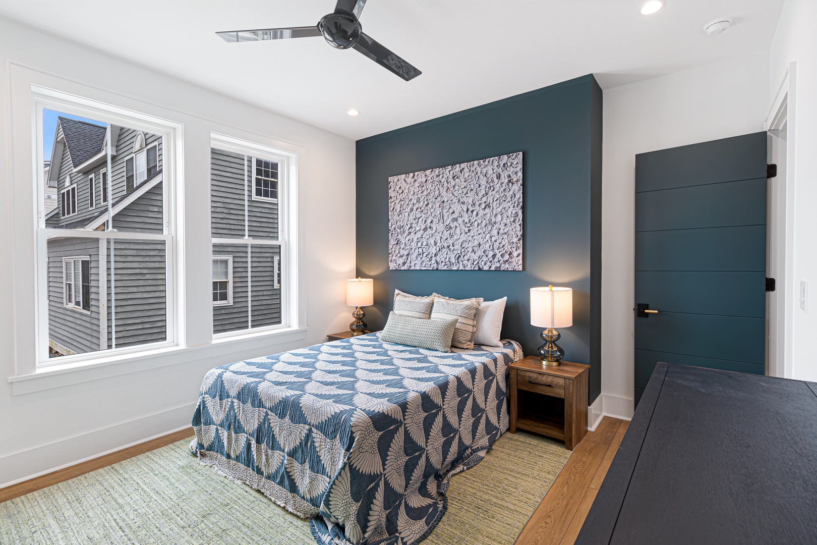 Sea Spray East | Queen Bedroom