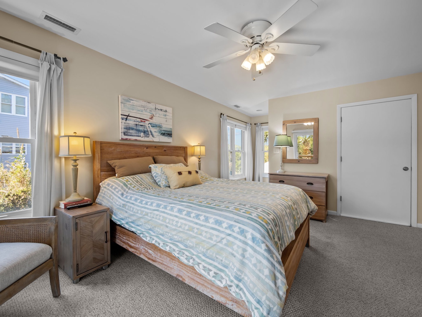 Mid-Floor Queen Room