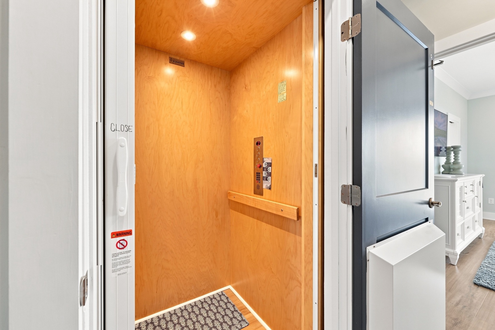 Emerality | Top Level Elevator