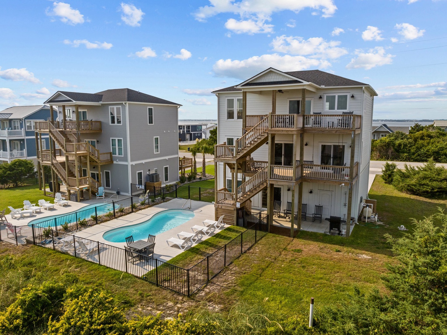 Waverlie's Watch | Exterior View with Pool
