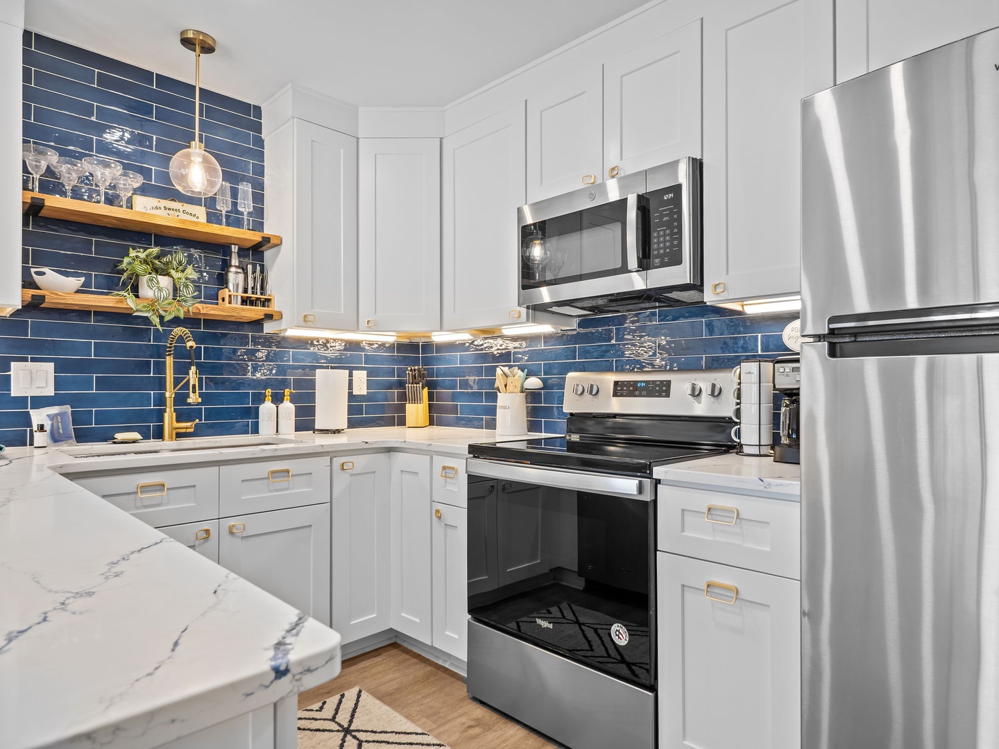 Fully Stocked Kitchen!