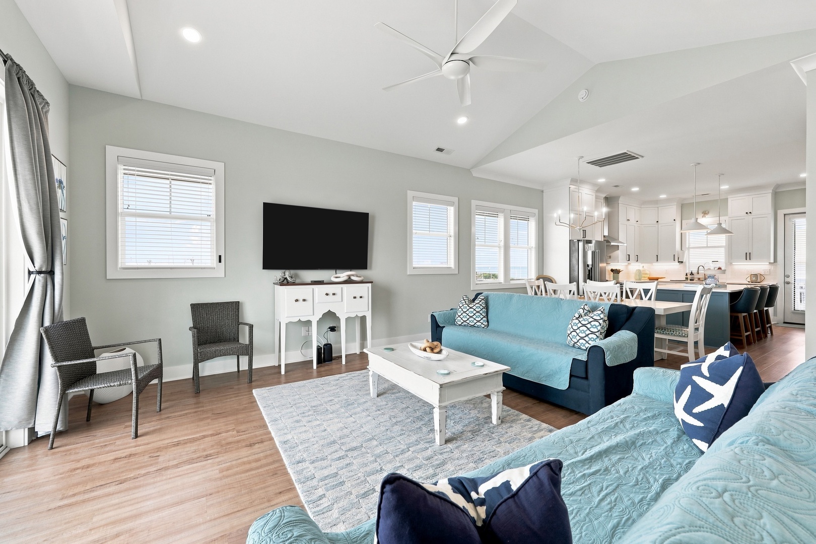 Emerality | Top Level Living Area