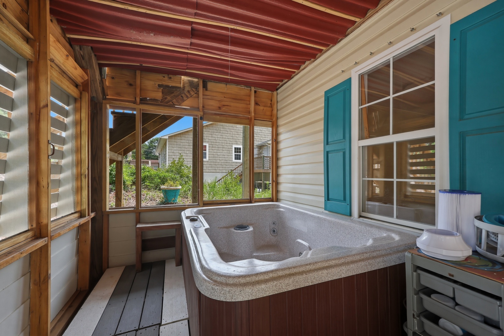 Ospreys Nest | Covered Deck with Hot Tub