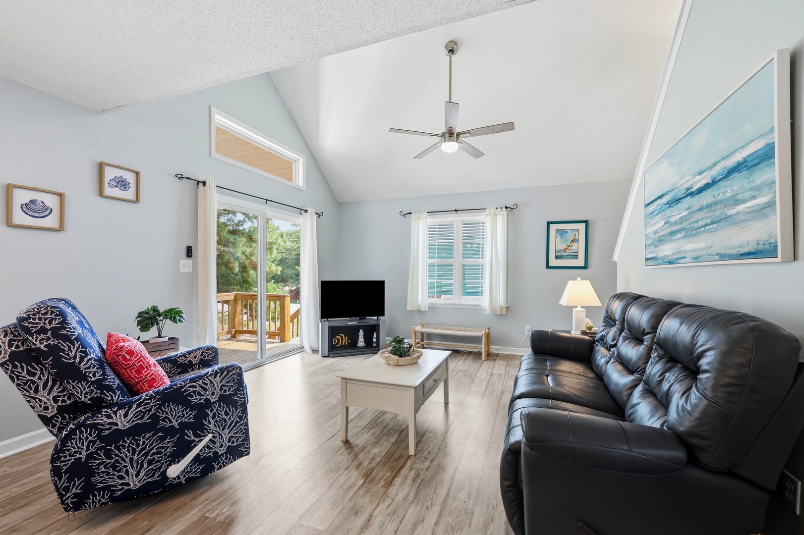 Ospreys Nest | Second Floor Living Area