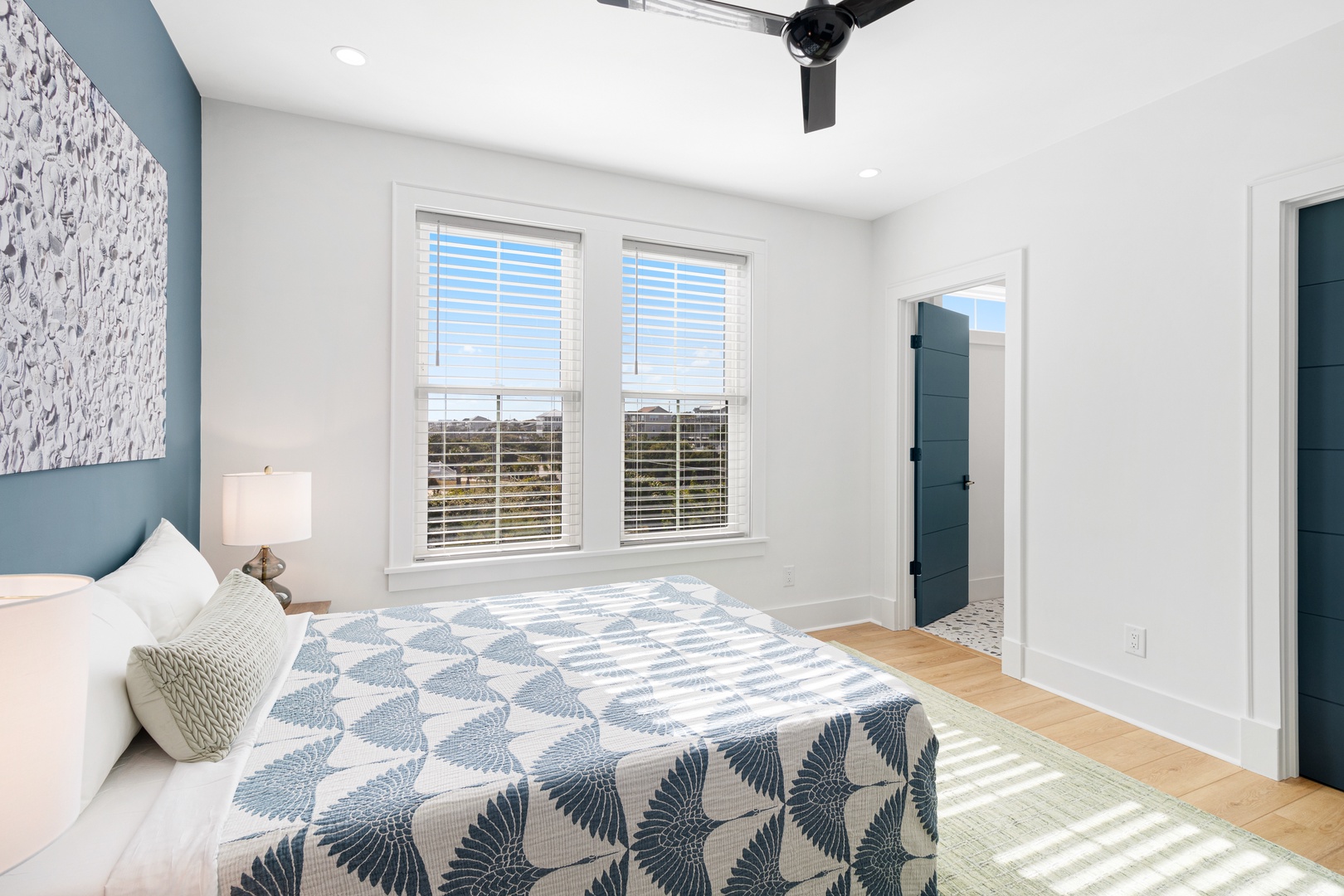Sea Spray West | Queen Bedroom