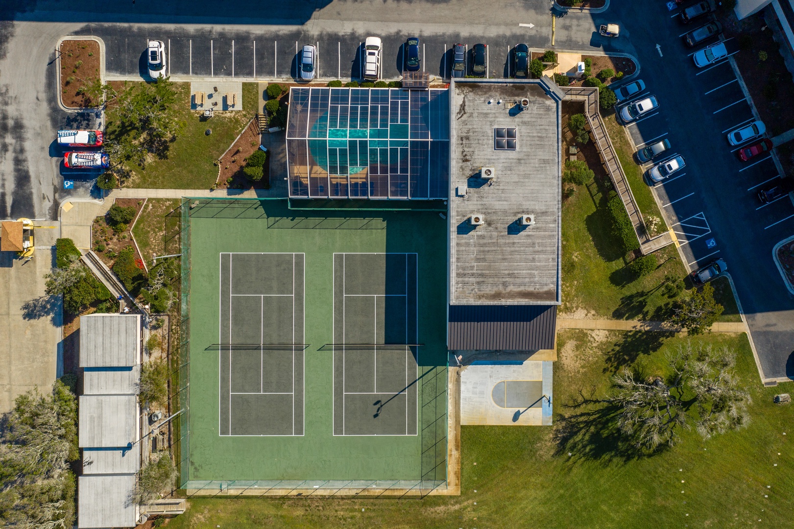 Summer Winds B-233 | Courts