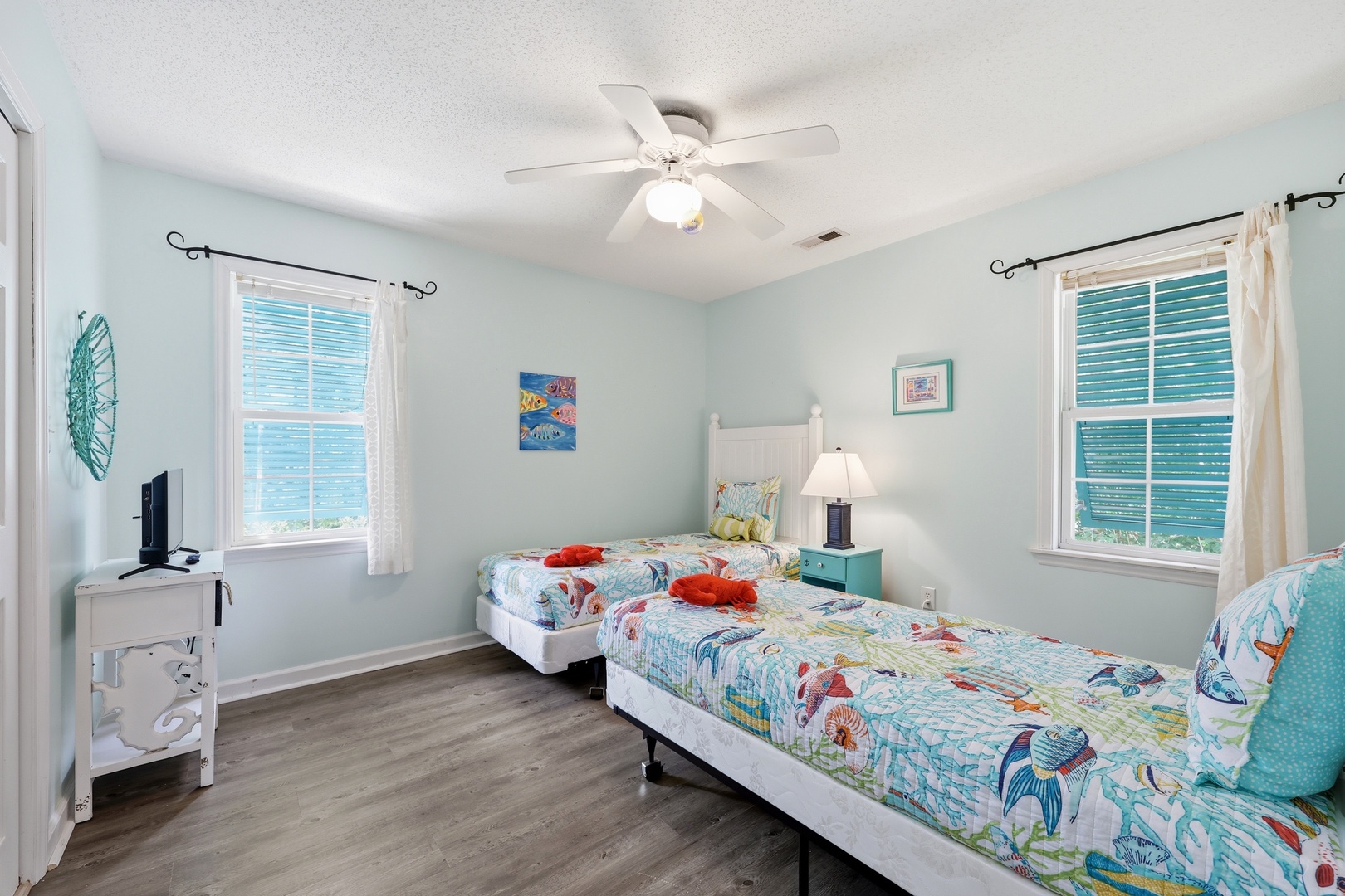 Ospreys Nest | Top Floor Bedroom with Two Twin Beds