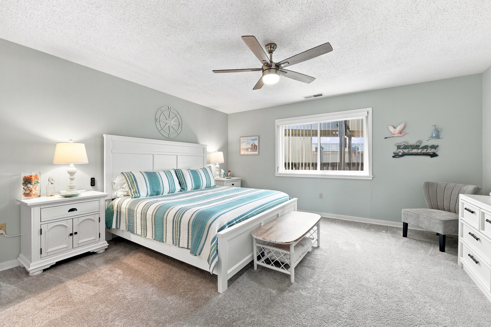 Char’s Cozy Condo | King Bedroom