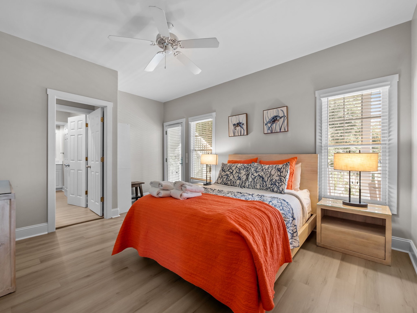 Mid-Floor Queen Room