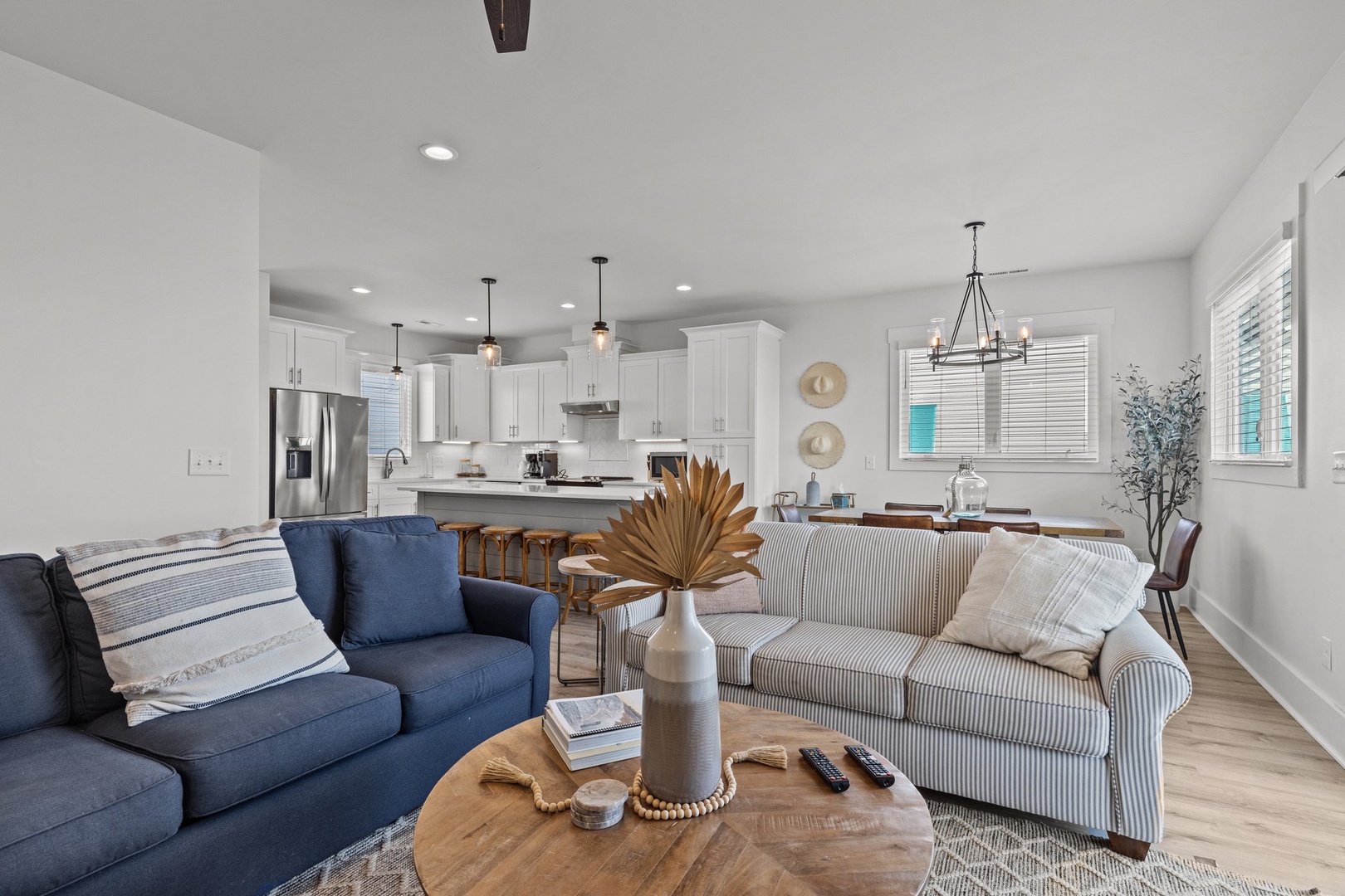 Waverlie's Watch | Living Room with Kitchen