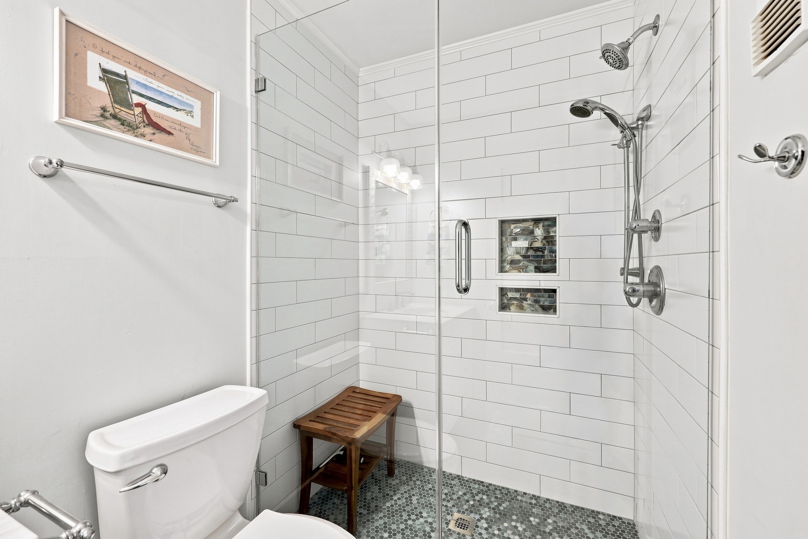 Oma’s Emerald Retreat | Walk-In Shower