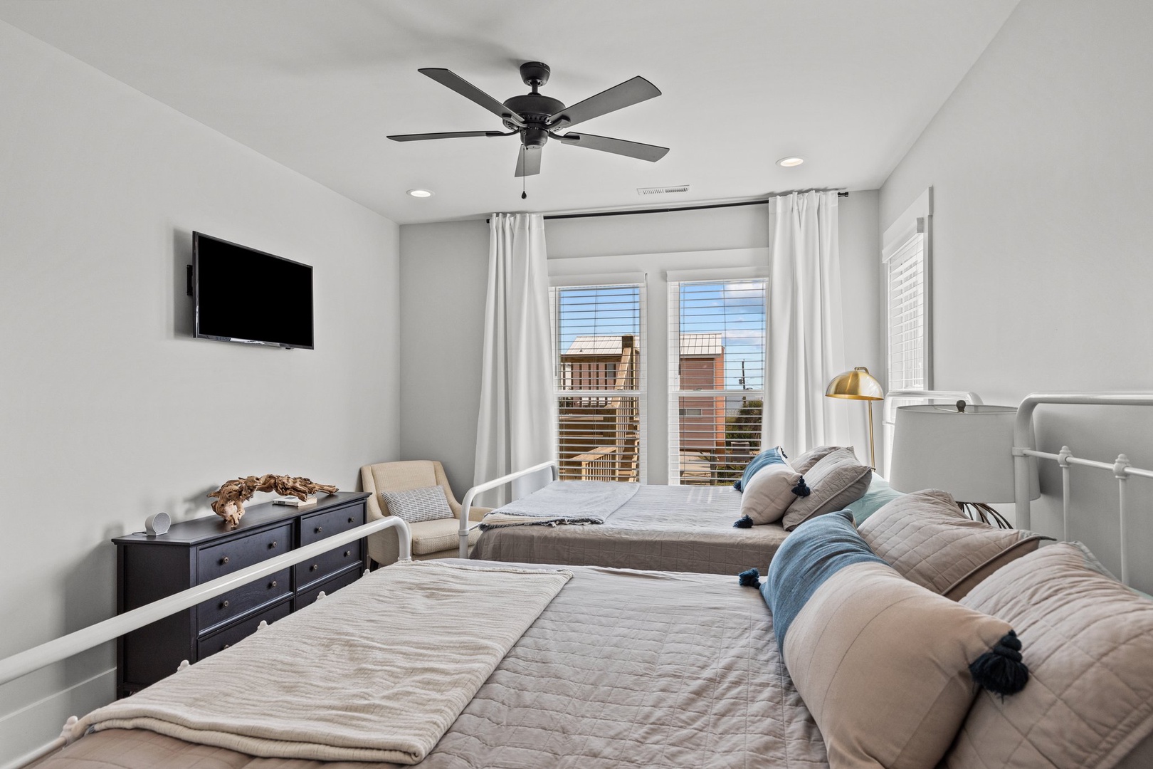 Waverlie's Watch | Queen Bedroom