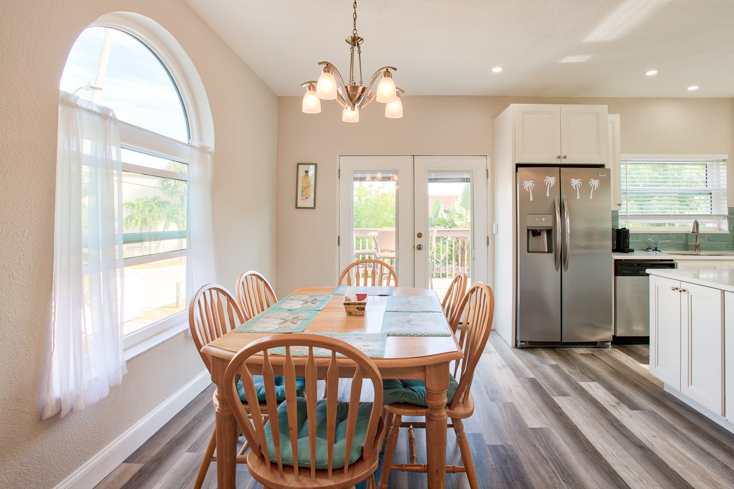 Kitchen dining table