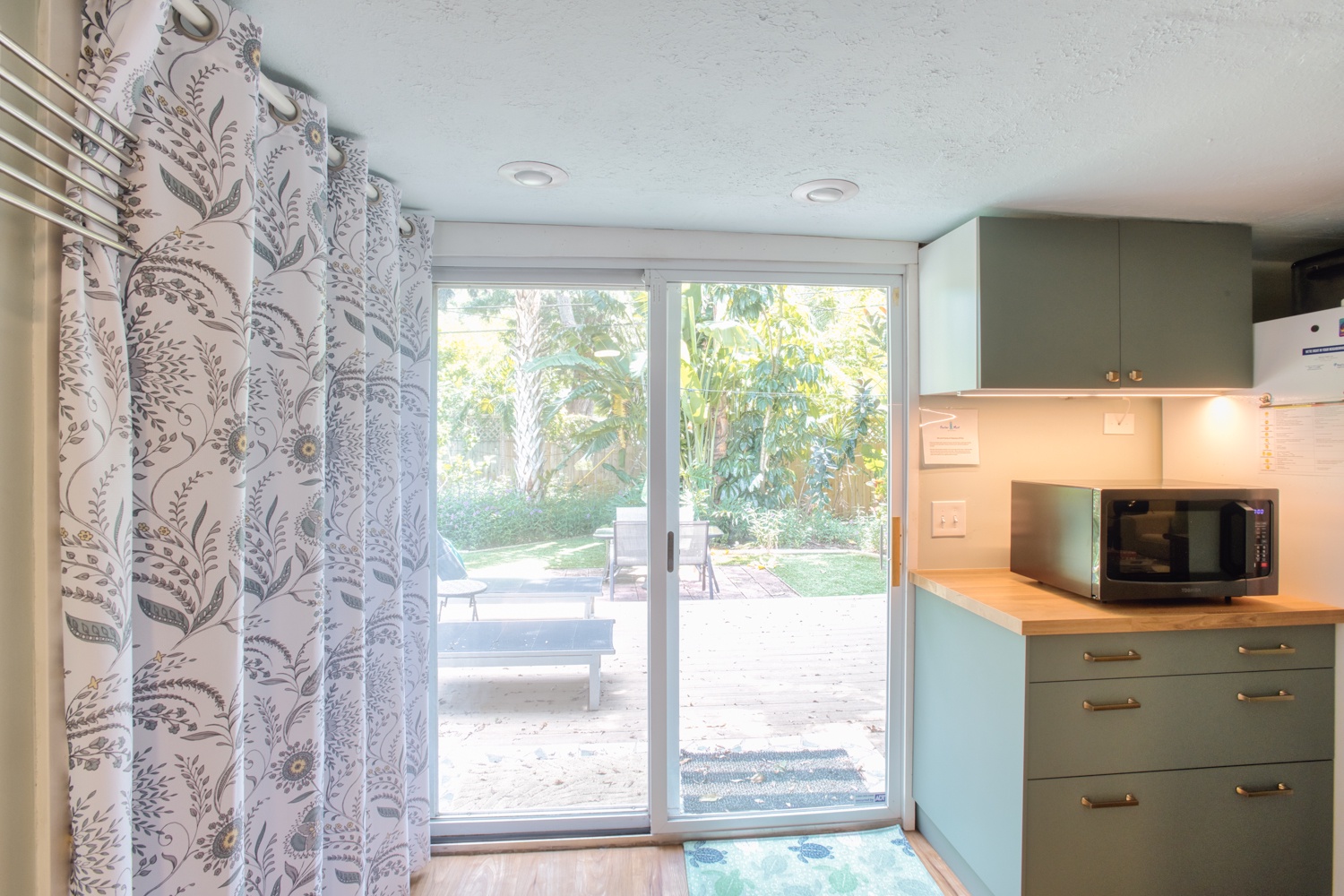 Harbor kitchen sliding patio 2024
