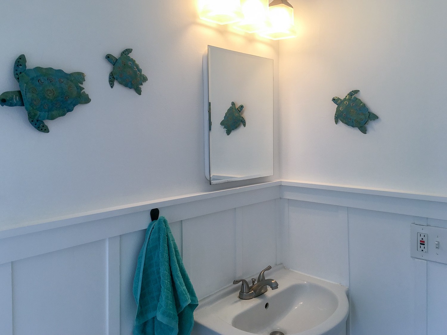 kr 1500 Bayou Beach Bathroom Sept 2019 -6
