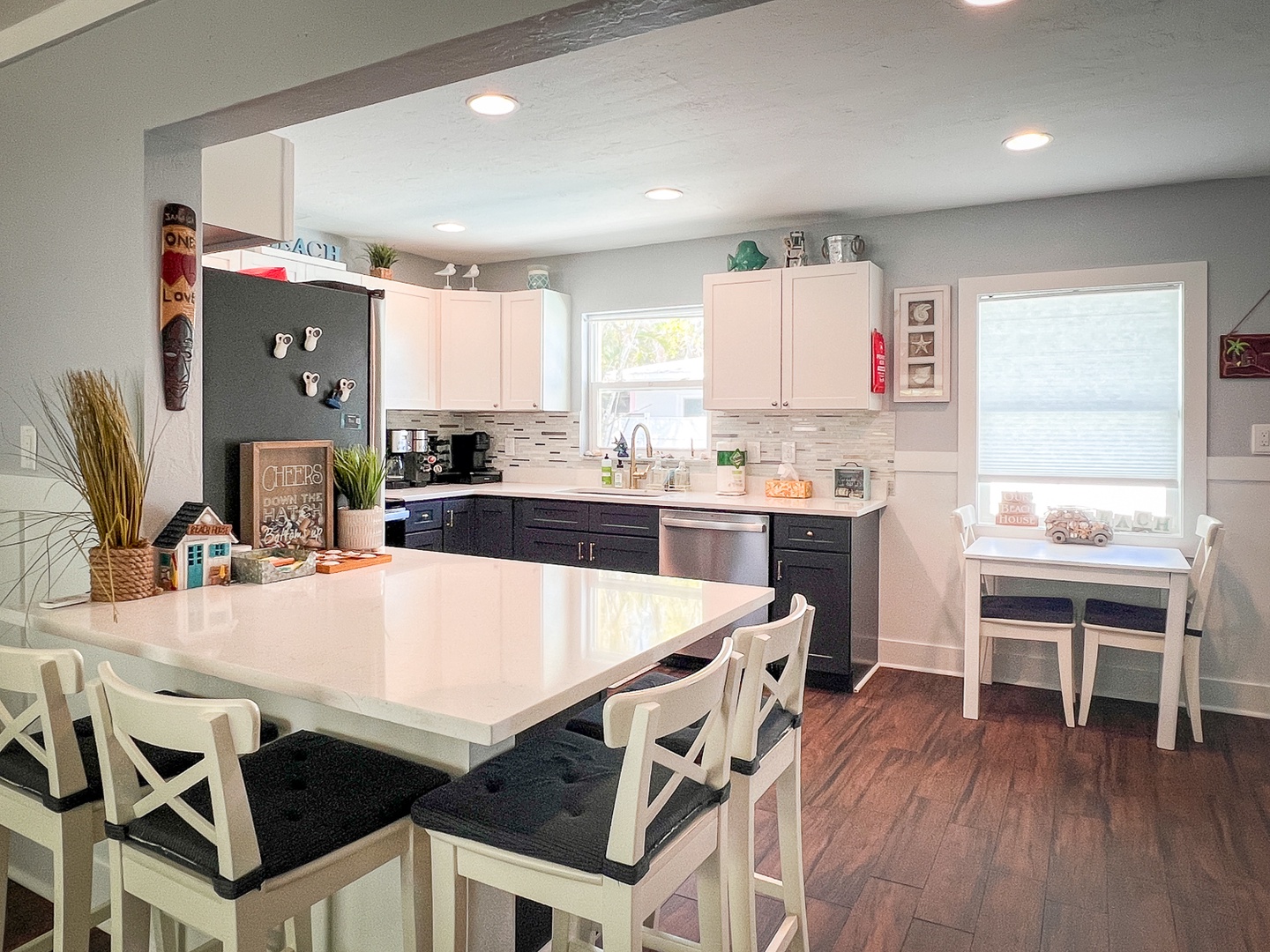 Kitchen breakfast bar/counter