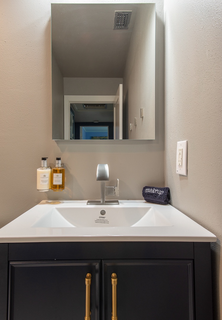 Front bathroom vanity