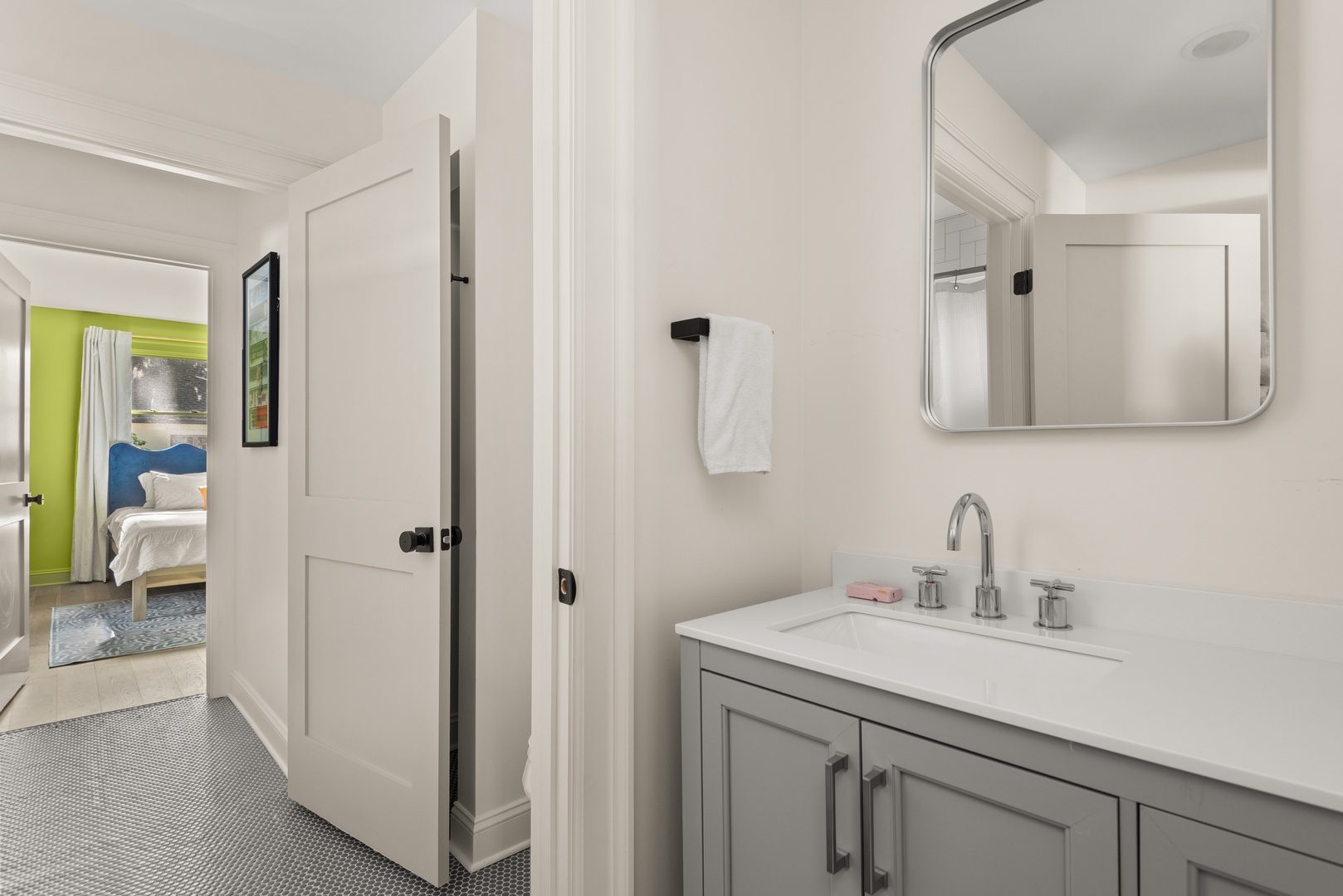 1007_Lischey_Ave_int_32