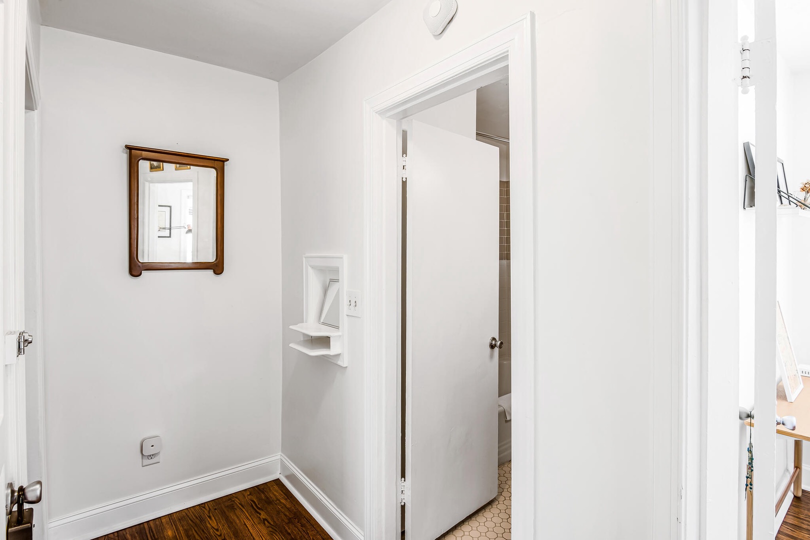 Malquin 37216 USA-016-011-Malquin Interiors12-MLS_Size
