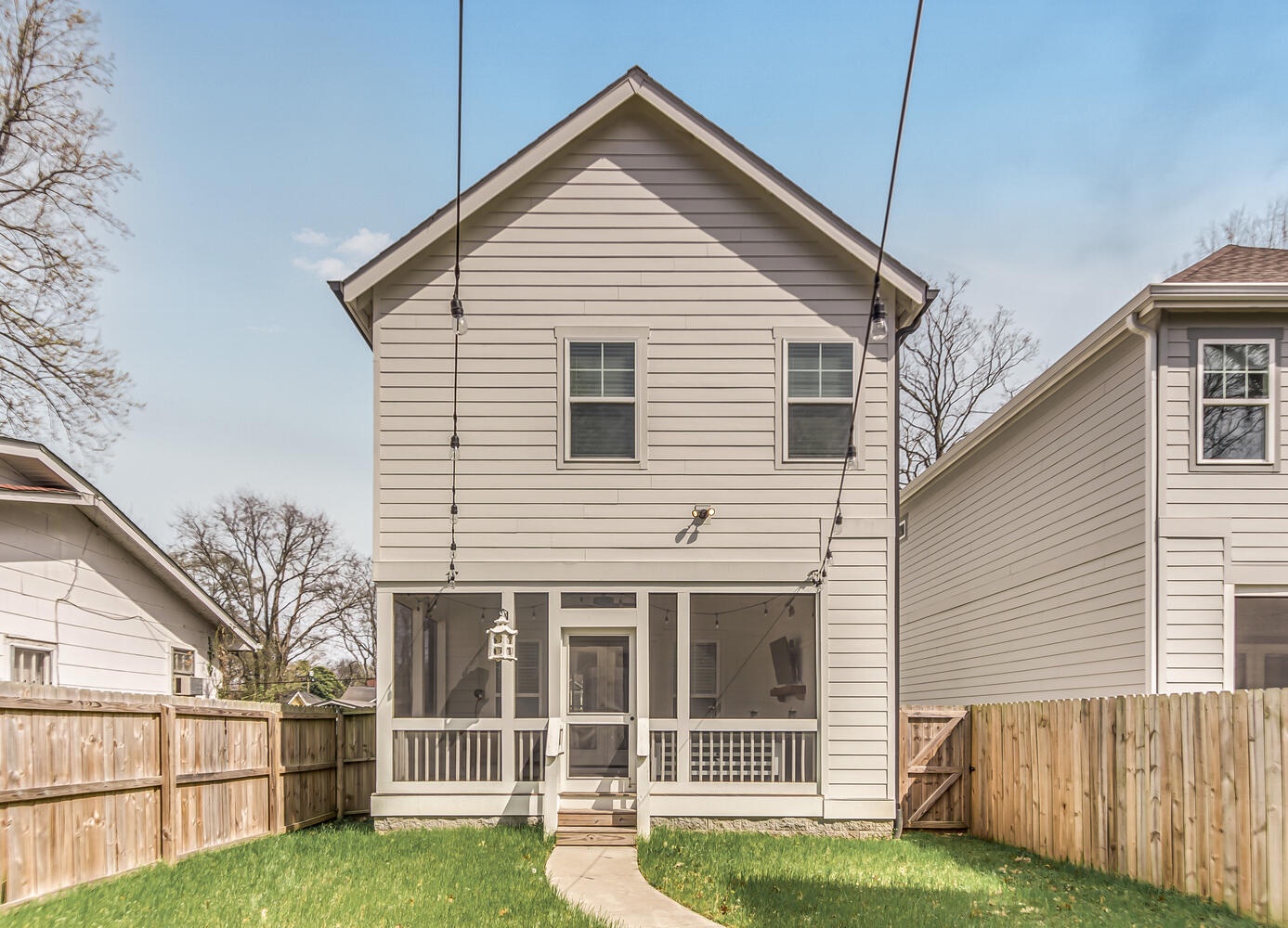1110 B N 6th St Nashville TN-large-026-077-CD43F72A3746BB9D8F35A229B135E8-1388x1000-72dpi