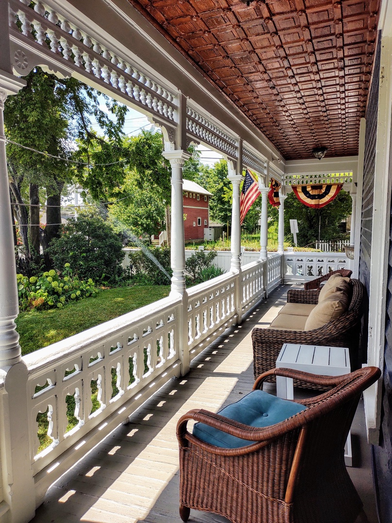 Market Street House - Porch Side