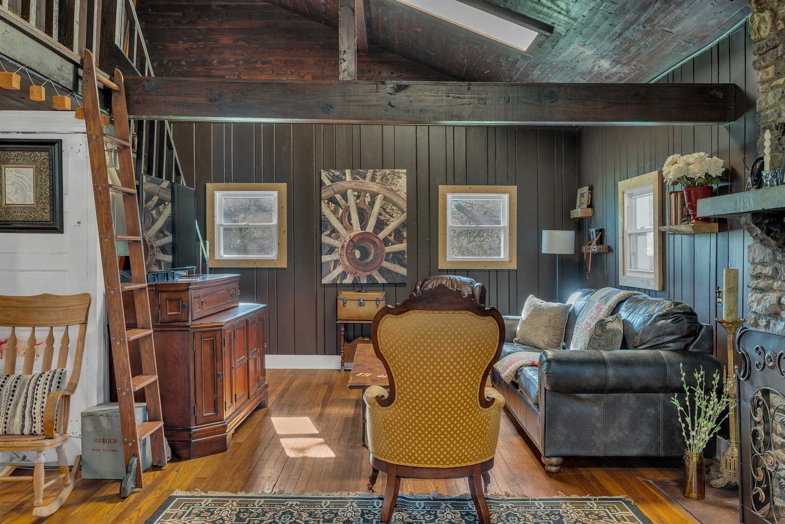 The Lodge - 12