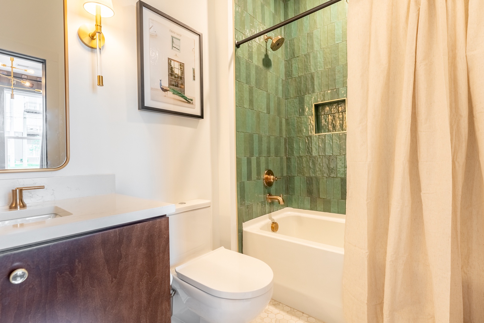 Jocelyn - Full Bathroom